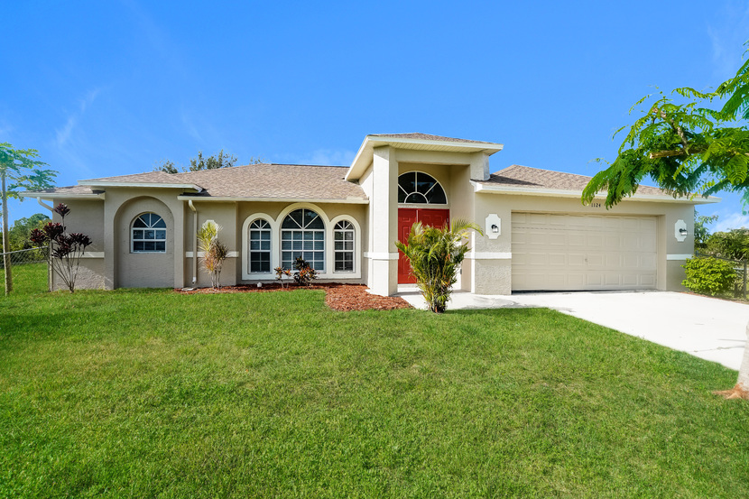 1124 NE 32nd Ln Cape Coral, FL 33909